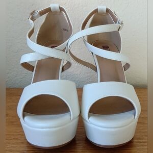 Idifu White Platform Open Toe Strap High Heel 8 NWOB In5Kate